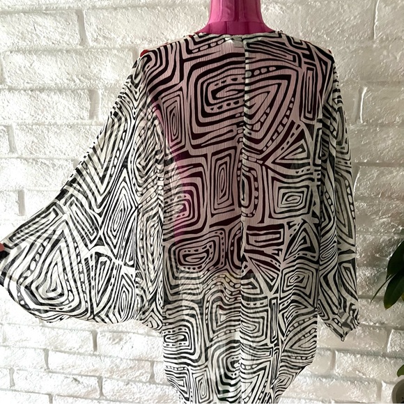 Zara Asymmetrical Kaftan - Picture 8 of 12